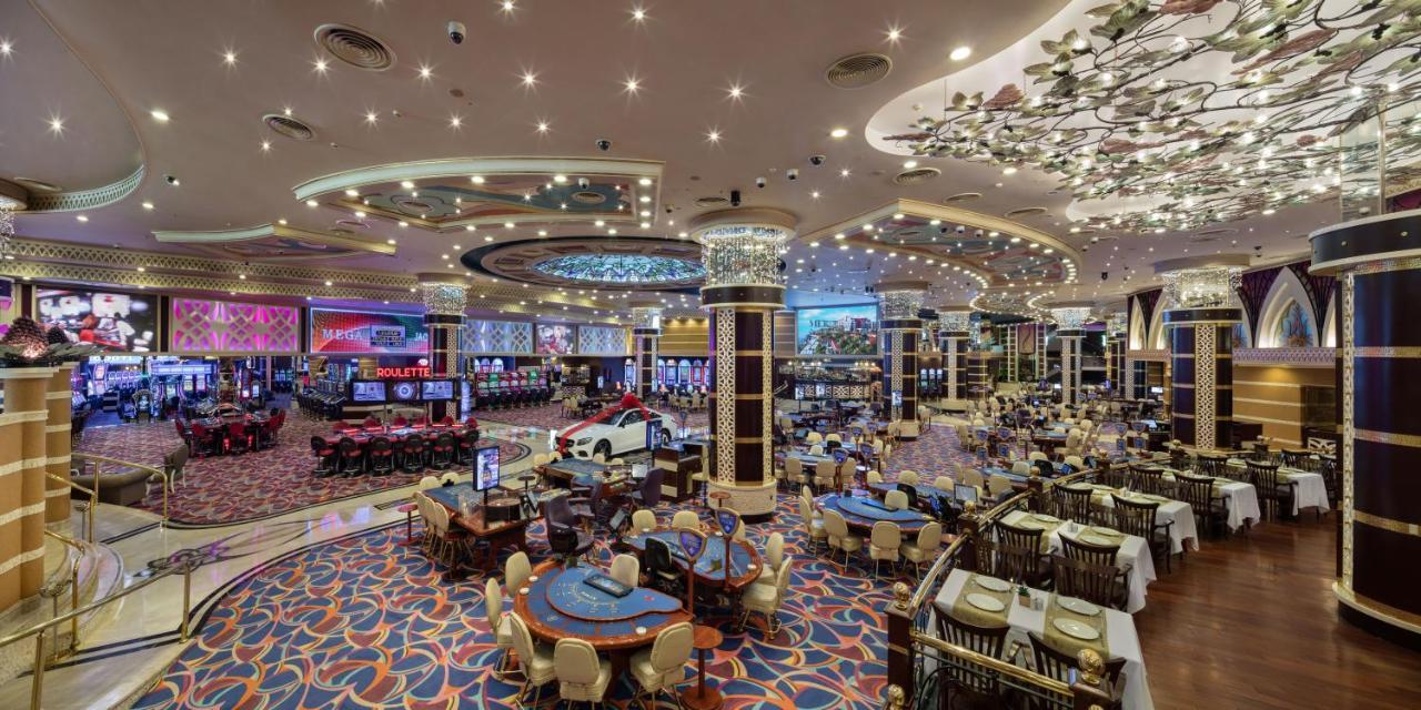 Merit Royal Premium Hotel Casino & Spa ไคริเนีย ภายนอก รูปภาพ